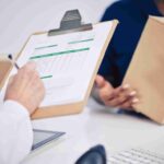 Deadline Mepet? Ini Solusi Pengiriman Dokumen Luar Negeri Super Cepat!