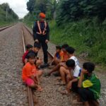 KAI Daop 2 Bandung Tegas Larang Masyarakat Beraktivitas di Jalur Rel Saat Ramadan, Langgar UU Bisa Terancam Sanksi Pidana