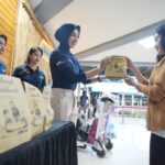 KAI Daop 2 Bandung Berikan Takjil Gratis untuk Penumpang KA Jarak Jauh Selama Masa Angkutan Lebaran 2026