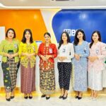 Kompak dan Anggun, Frontliner BRI Branch Office Jatinegara Kenakan Pakaian Nasional di Hari Kartini