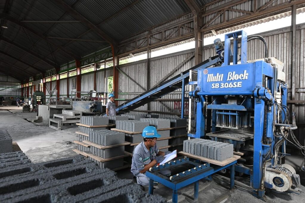 Pemanfaatan Kembali Material Tambang, MIND ID Tekan Limbah B3 hingga 38%