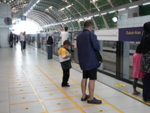 Keselamatan Pengguna di LRT Jabodebek, Mengapa Kebiasaan Sederhana Tidak Boleh Diabaikan?