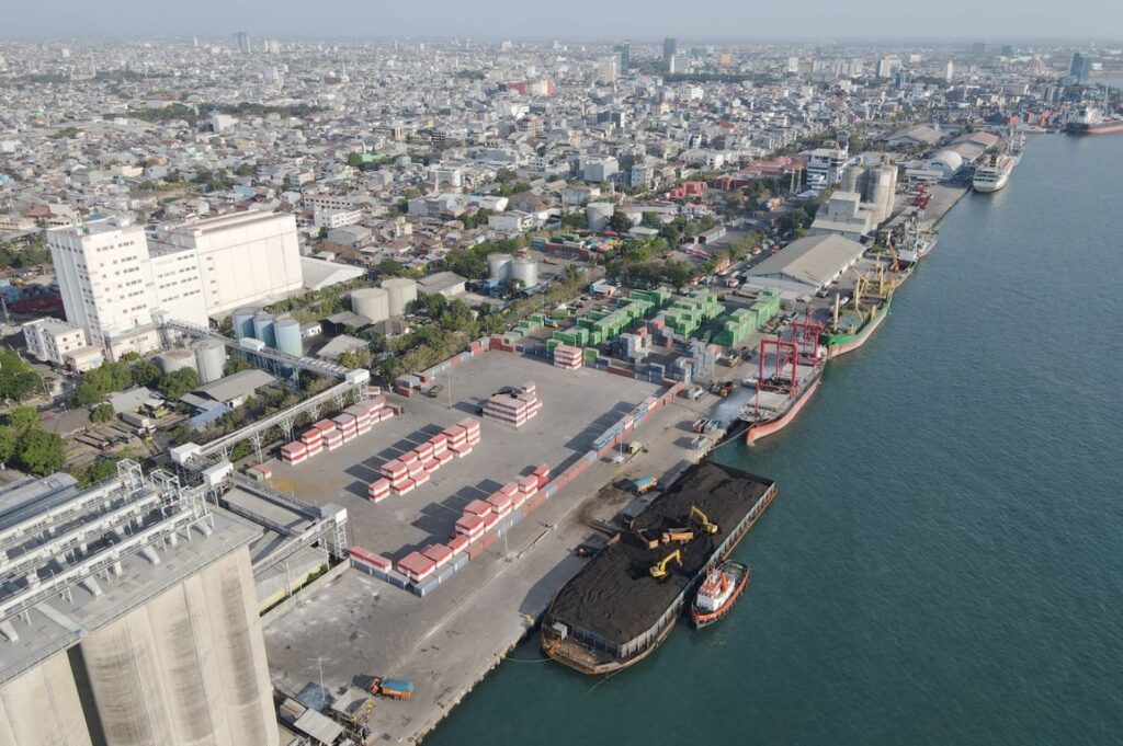 Pelabuhan Makassar Catat Pertumbuhan Positif Arus Bongkar Muat pada Semester I – 2026