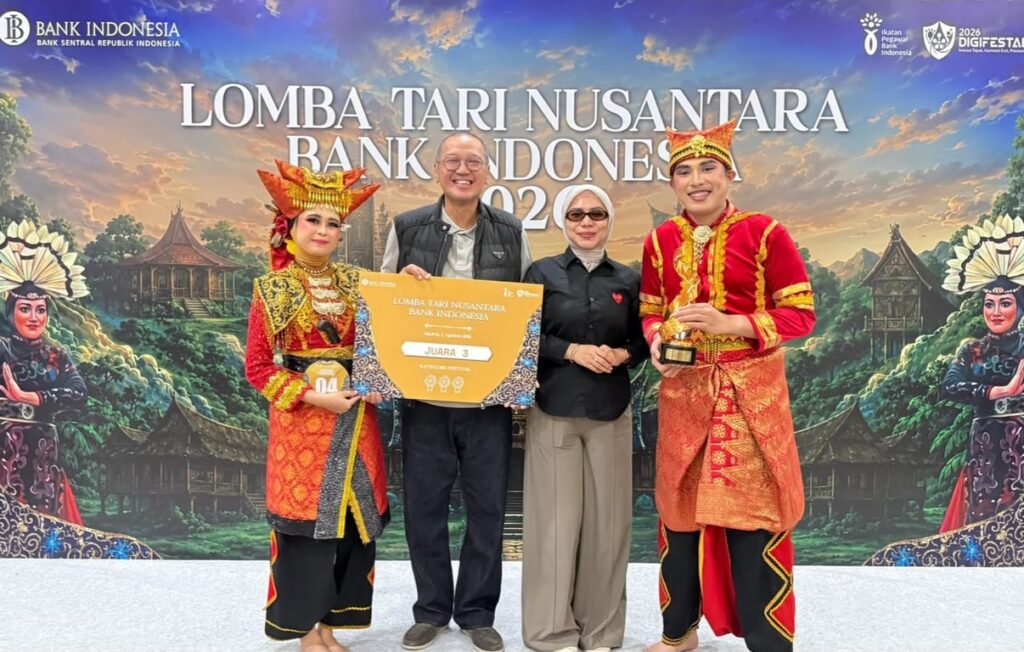 Membanggakan! Melky Soekirman dan Mutiara Aulia Syahida Harumkan BRI Region 6, Antar Tim Tari BRI Raih Juara 3 Lomba Tari Nusantara 2026 Bank Indonesia