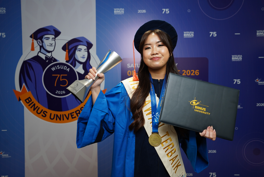 Wisuda ke-75 BINUS University: Perjalanan Rachel Evangeline Binusian Bandung, Bertumbuh Bersama Ekosistem BINUS @Bandung