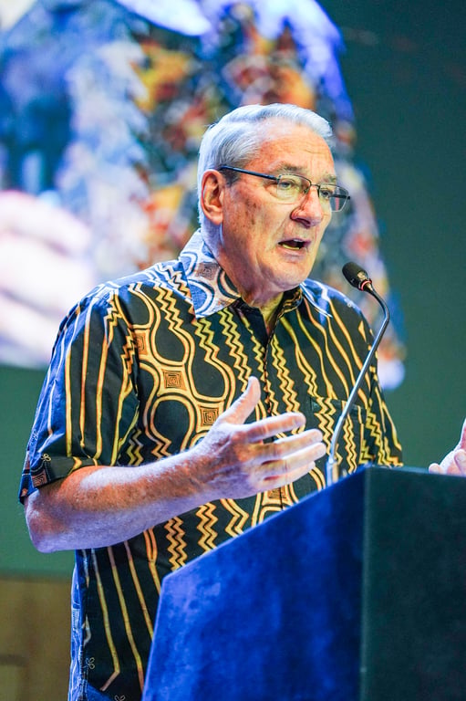 Dr. Niel Nielson, Senior Advisor Yayasan Pendidikan Pelita Harapan (YPPH) dalam sesi ‘AI Will Change Everything. Will It Change You?’ 

