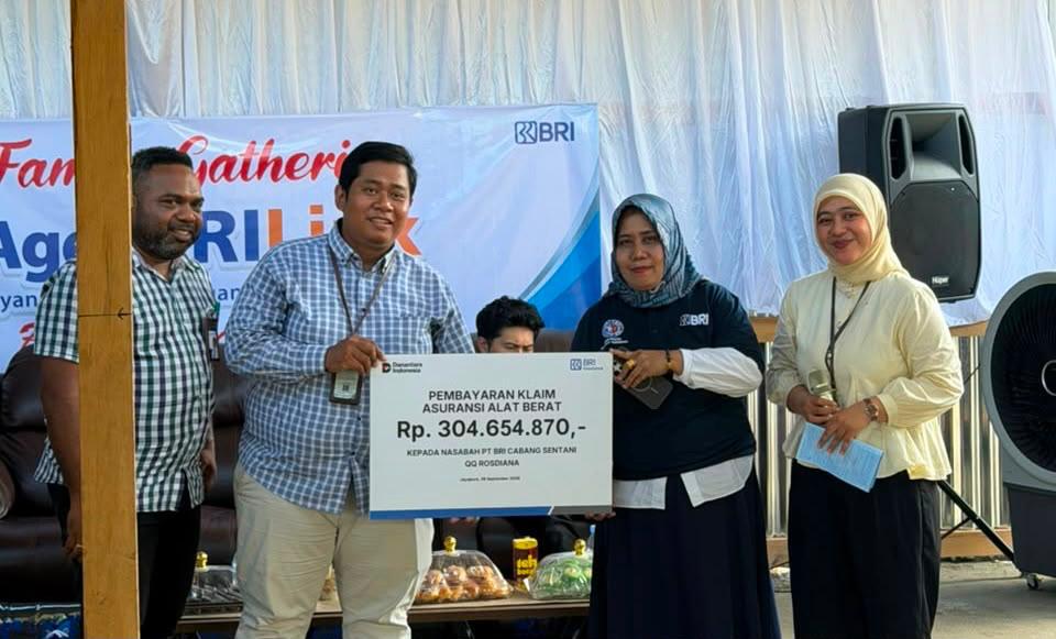 Dukung Pemulihan Aset Nasabah di Sentani,  BRI Insurance Bayarkan Klaim Rp304,65 Juta 