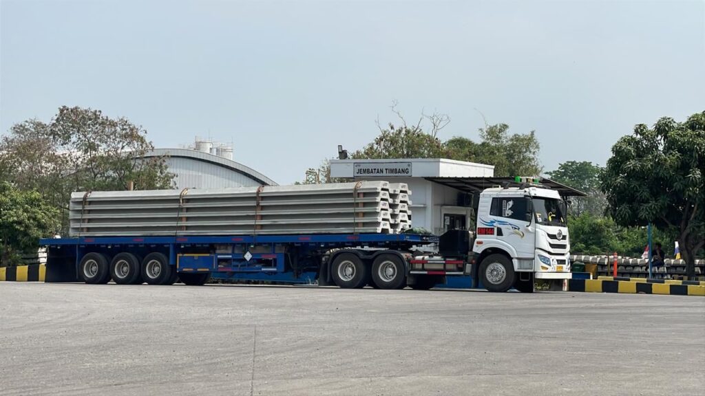 Proyek Siring Pengaman Sungai di Kalimantan Selatan Gunakan CCSP Waskita Beton Precast