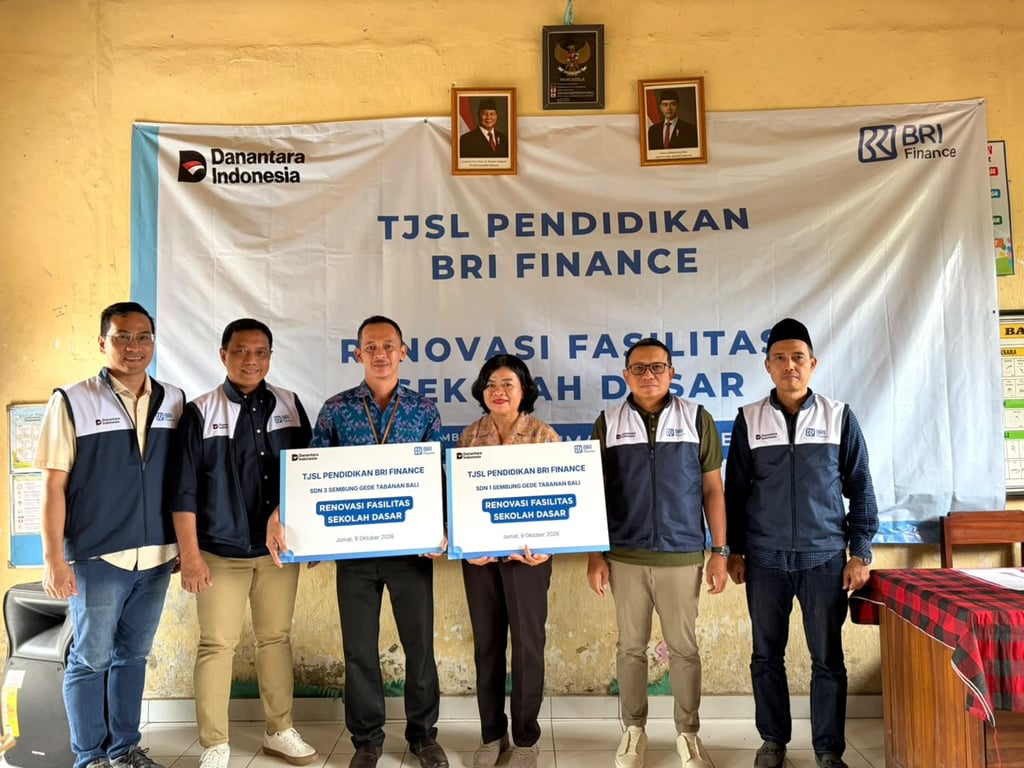 BRI Finance Dukung Peningkatan Kualitas Pendidikan melalui Program TJSL di Tabanan Bali