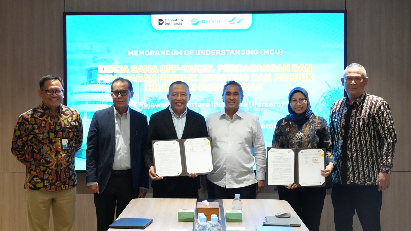 Rapat dan Penandatanganan MoU Terkait Rencana Kerjasama PTPN III dan PT RNI/PT PPI