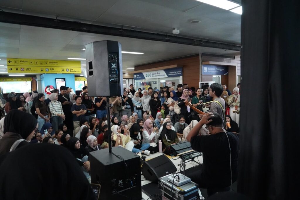 LRT Jabodebek Hadirkan Hiburan Musik Gratis di Stasiun, Perkaya Pengalaman Perjalanan Masyarakat
